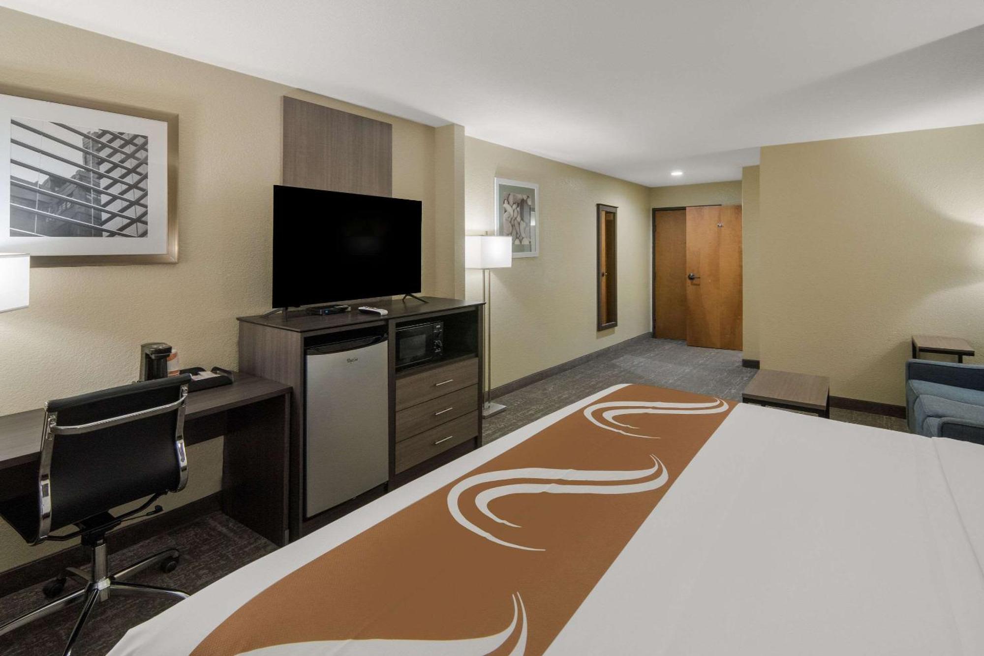 Quality Inn & Suites Roanoke - Fort Worth North Extérieur photo
