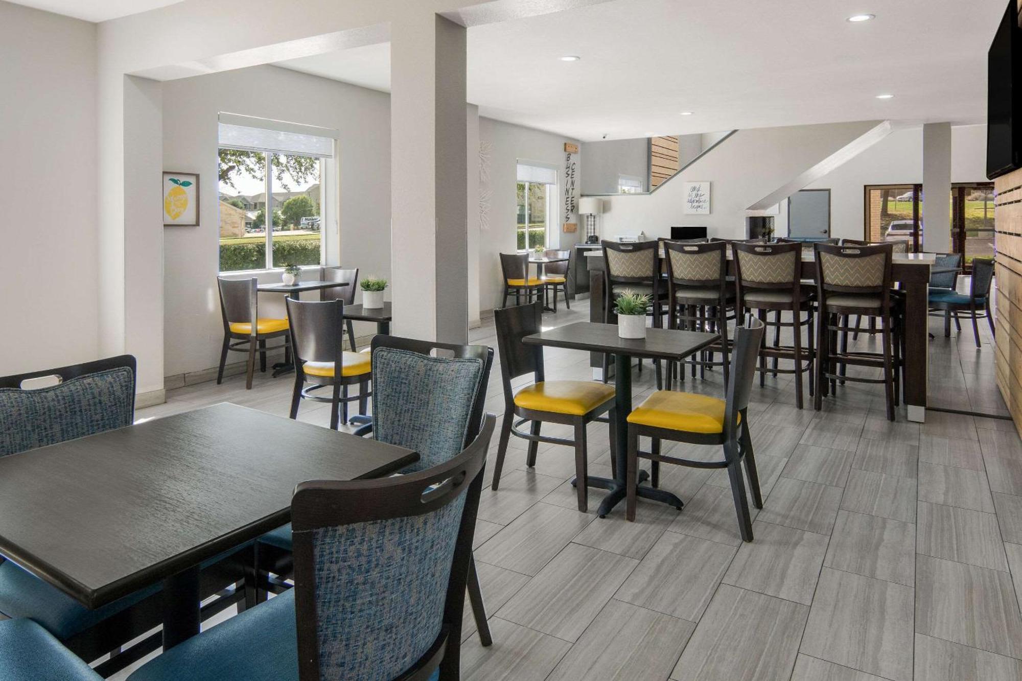 Quality Inn & Suites Roanoke - Fort Worth North Extérieur photo