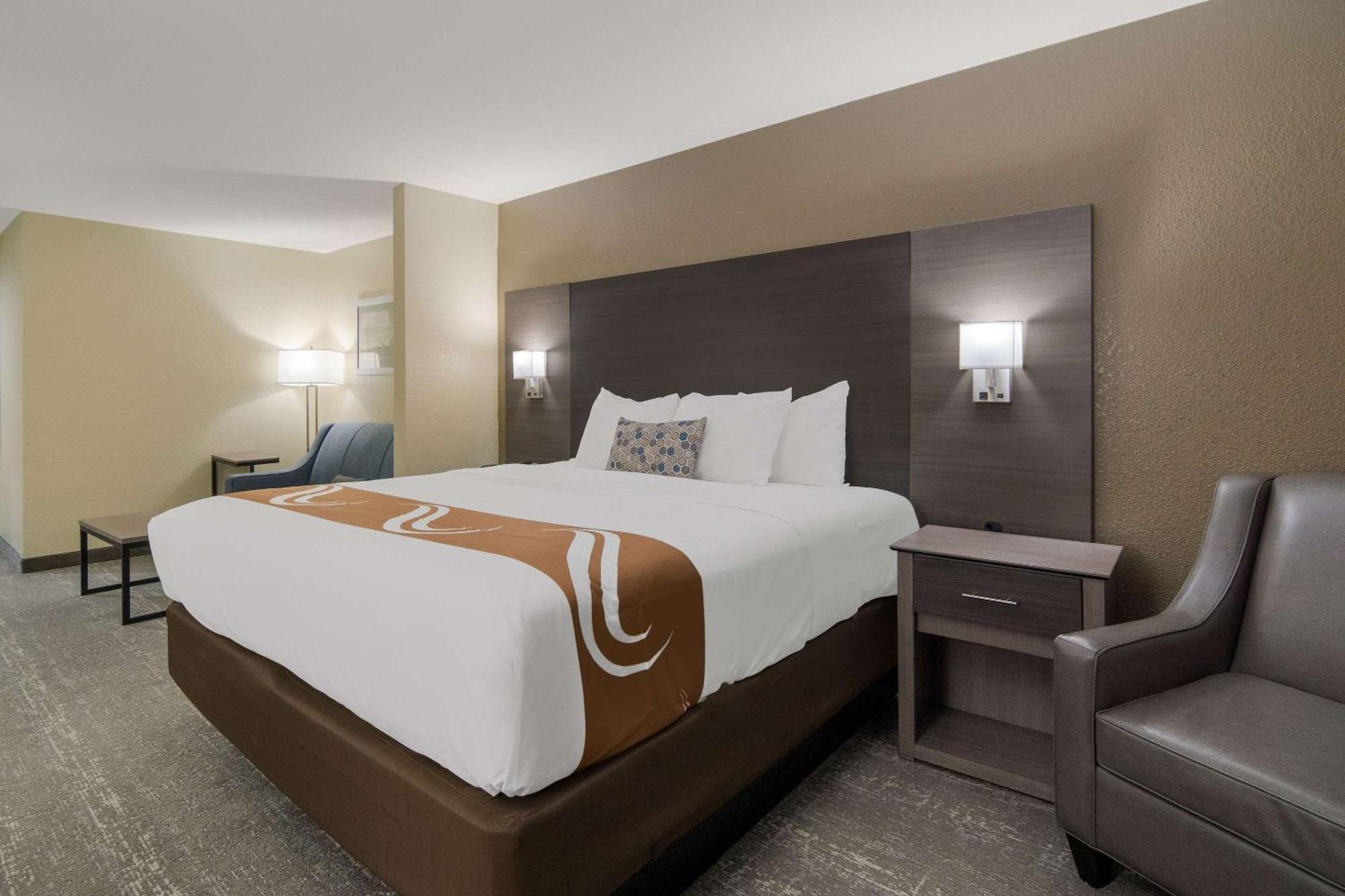Quality Inn & Suites Roanoke - Fort Worth North Extérieur photo