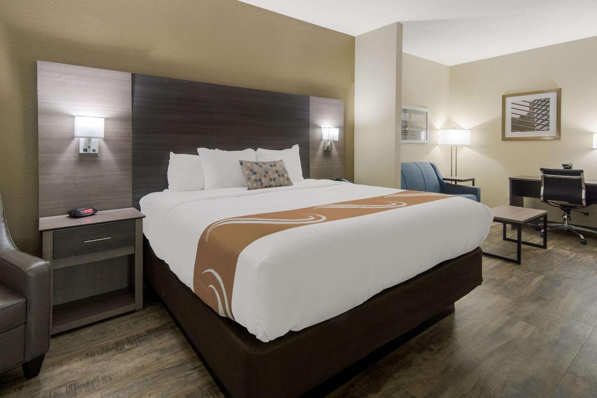 Quality Inn & Suites Roanoke - Fort Worth North Extérieur photo