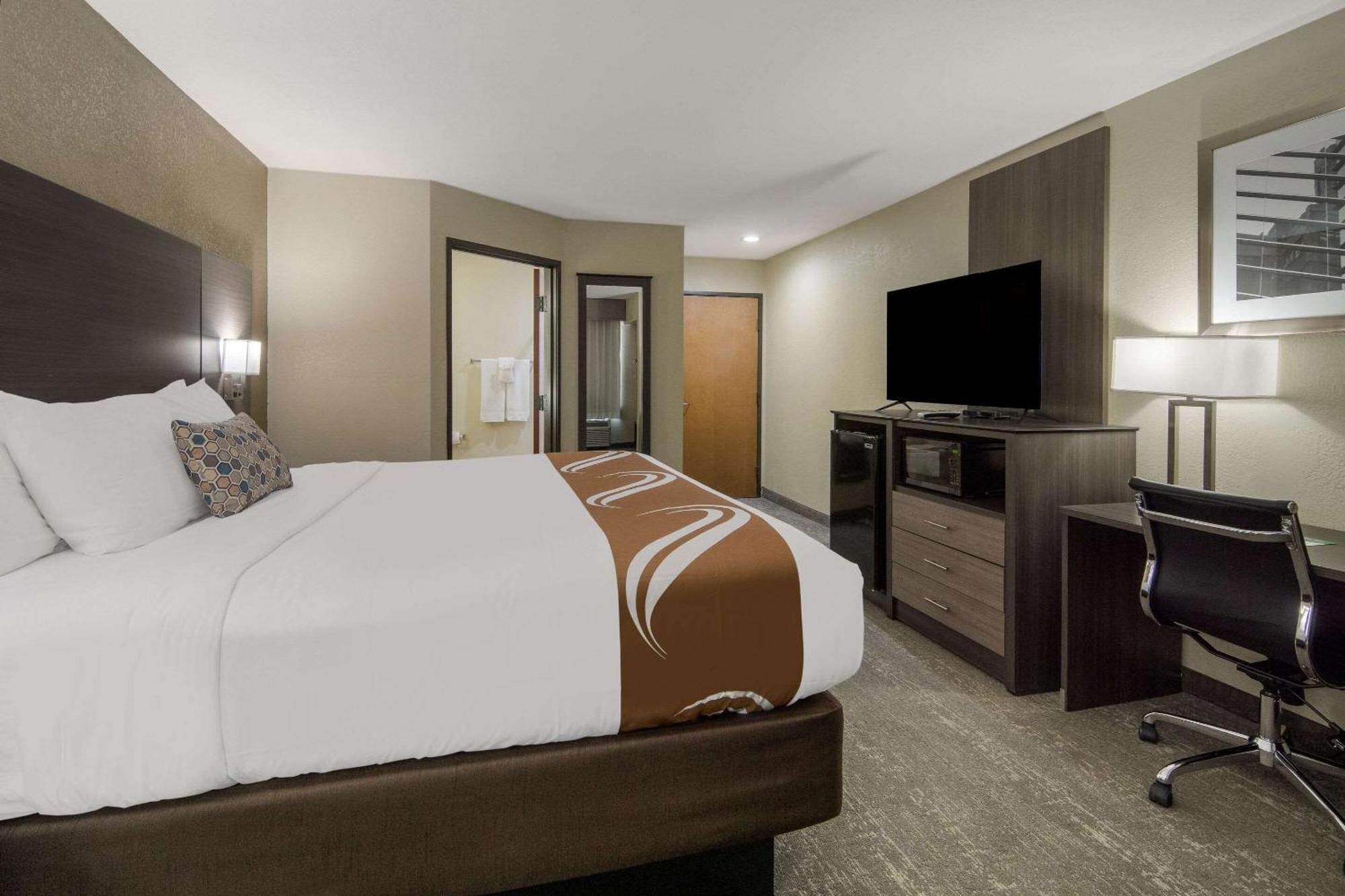 Quality Inn & Suites Roanoke - Fort Worth North Extérieur photo