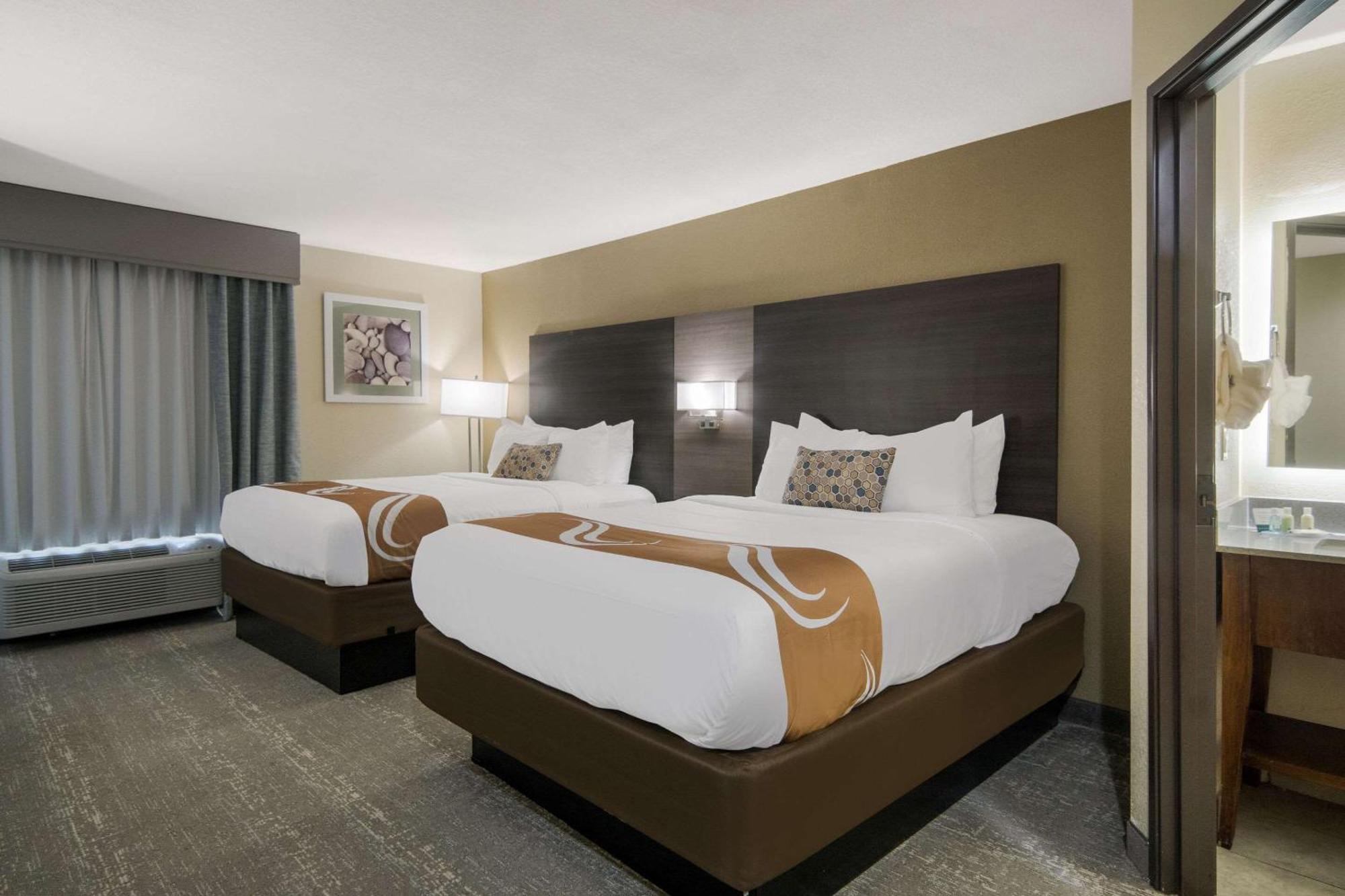 Quality Inn & Suites Roanoke - Fort Worth North Extérieur photo