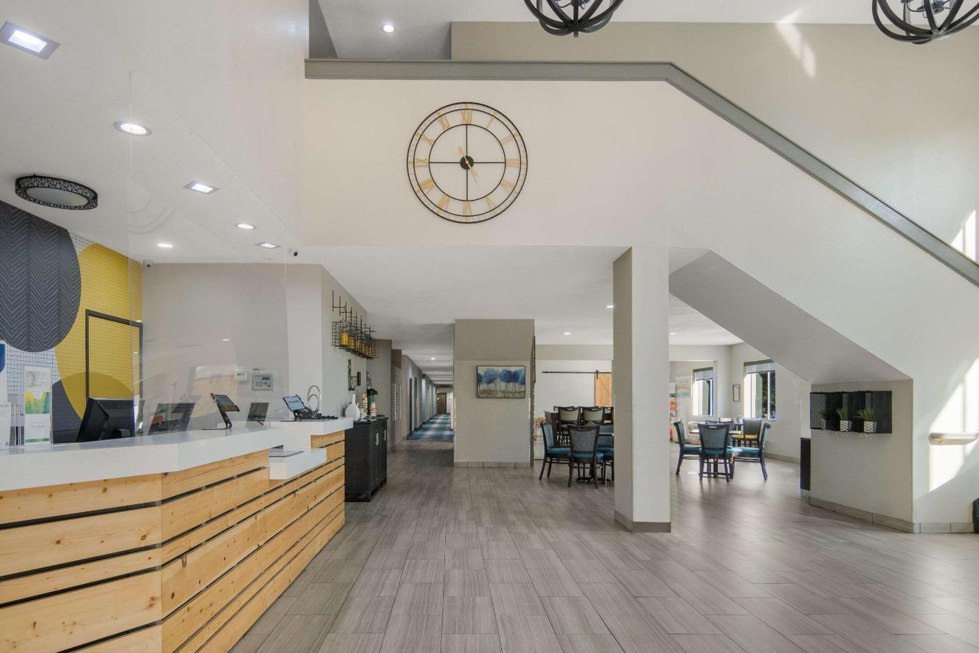 Quality Inn & Suites Roanoke - Fort Worth North Extérieur photo